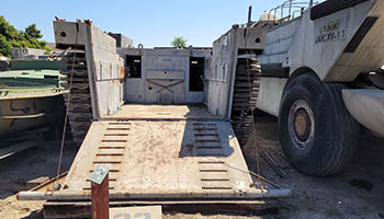 LVT-4 FMC LANDING VEHICLE